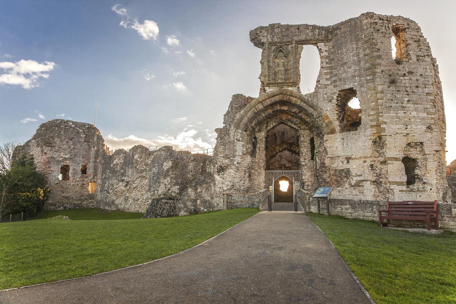 Castell Dinbych/Denbigh Castle
