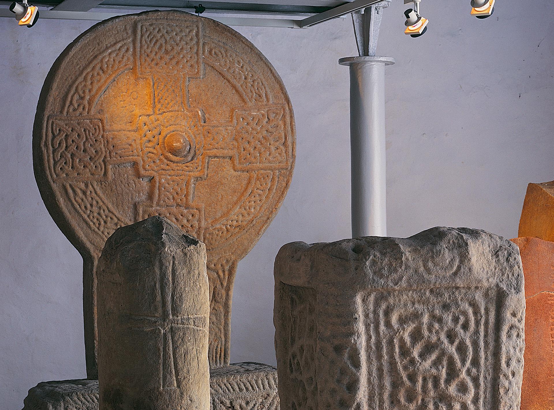  Amgueddfa Cerrig Margam/Margam Stones Museum