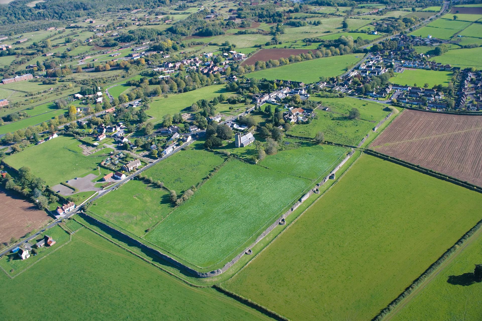 Tref Rufeinig Caer-went/Caer-went Roman Town