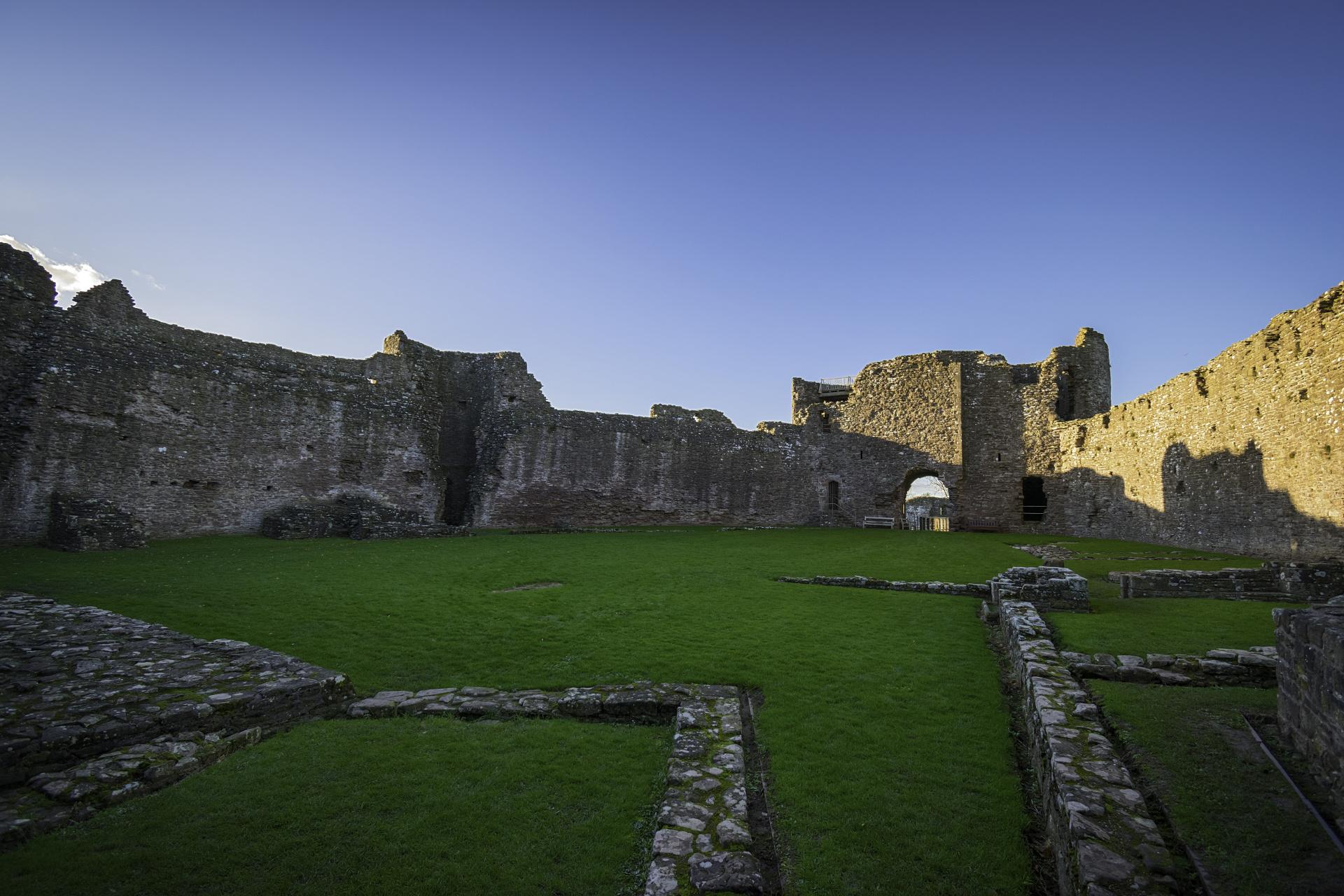 Y Castell Gwyn/White Castle