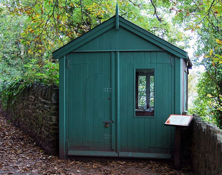 Y Cwt Cychod a’r Sied Ysgrifennu / Dylan Thomas Boathouse Toolshed